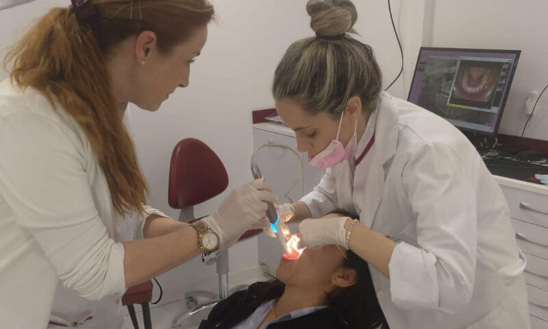 Prótesis y Estética Dental